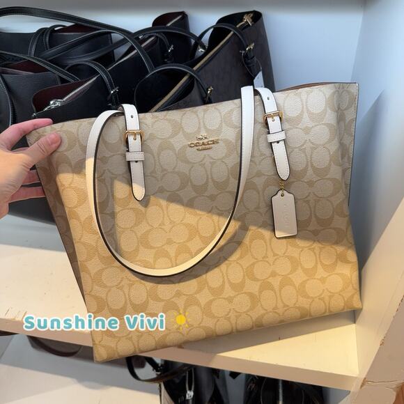 NWT COACH 1665 Mollie Tote Bag In Signature Canvas & Gold/Leather Light Khaki - Picture 1 of 10